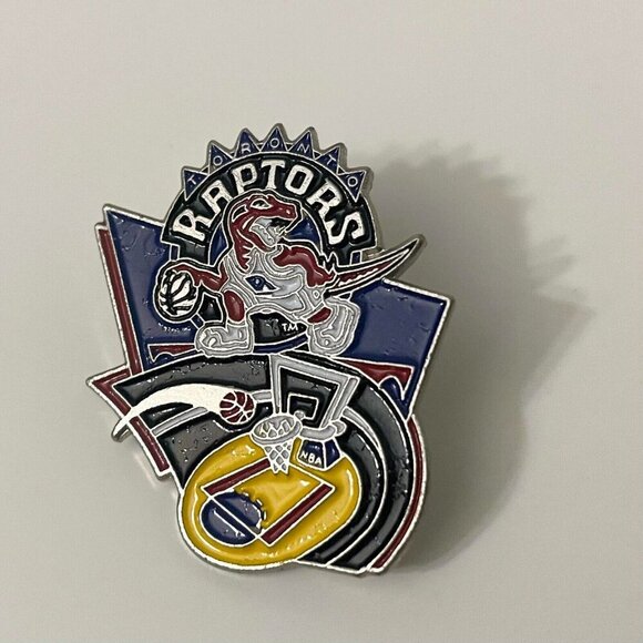 Vintage 1995 NBA Toronto Raptors Basketball Souvenir Pin - Picture 2 of 9